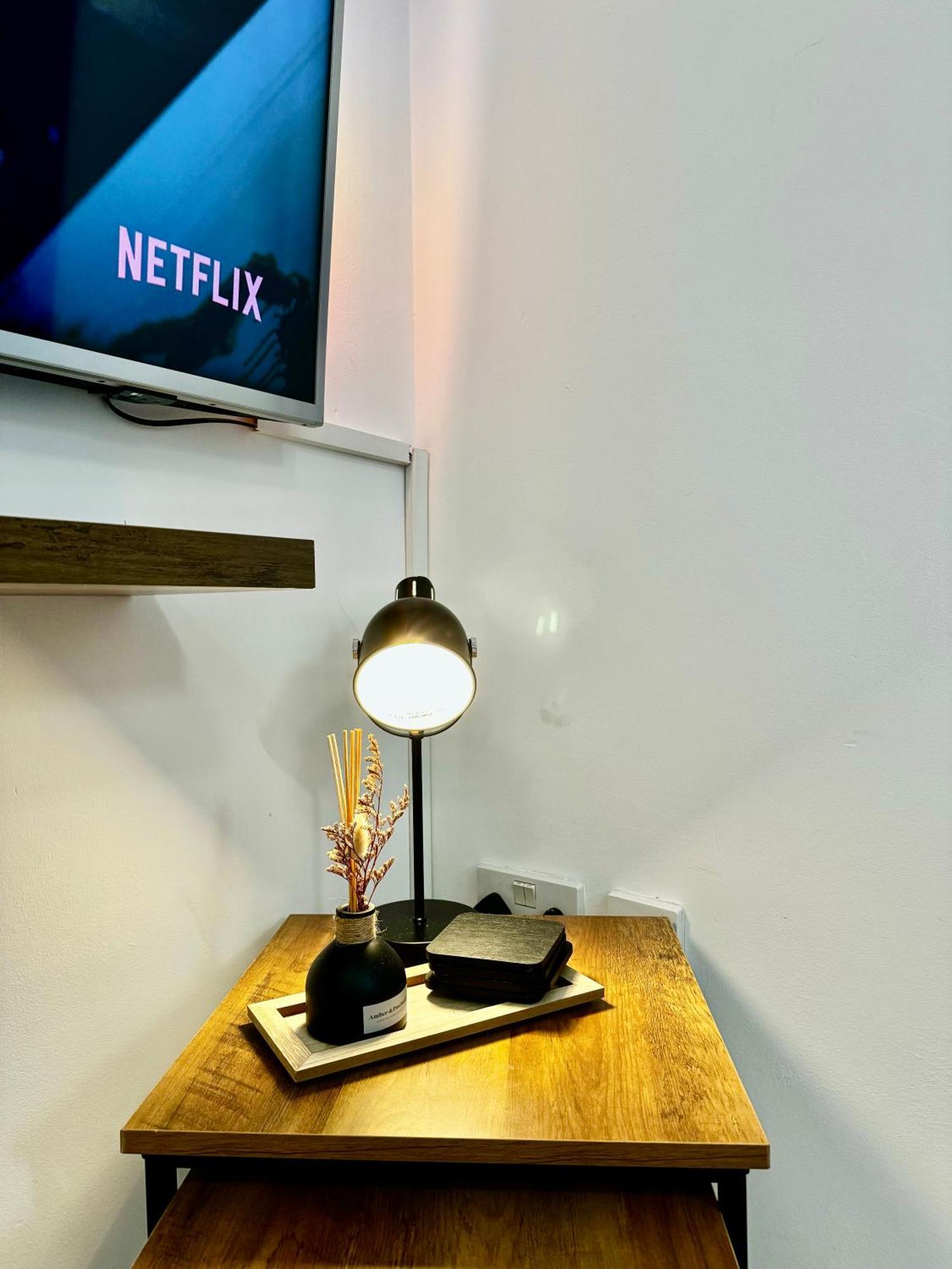 Rnm - Business Professional & Top Choice, Private Access & Entire Place, Kitchen & Washroom With Amenities, Smart Tv, Easy Access, Fast Wifi, Parking Nearby, Great Transport Links Halesowen Exterior foto